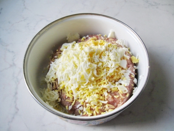 Добавить яйцо