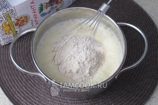 Всыпать муку