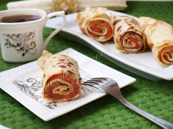 Блины с семгой и плавленным сыром