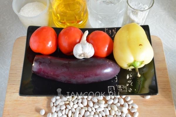 Ингредиенты для салата с фасолью на зиму