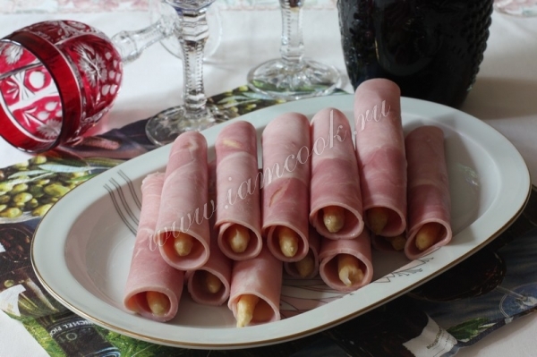 Рецепт закуски из ветчины и спаржи