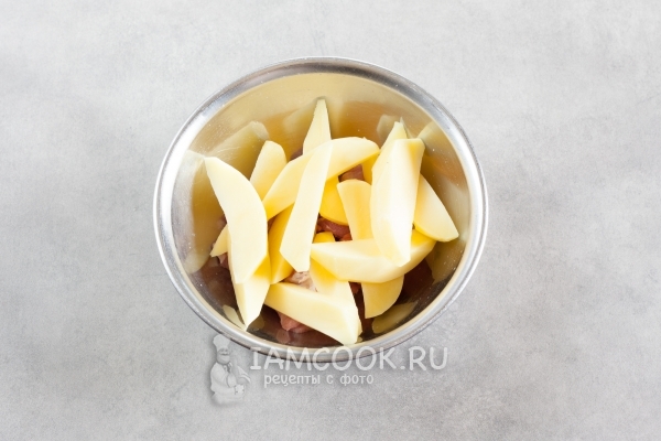 Положить картофель