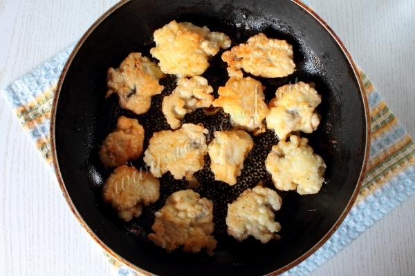 Обжарка шампиньонов в кляре