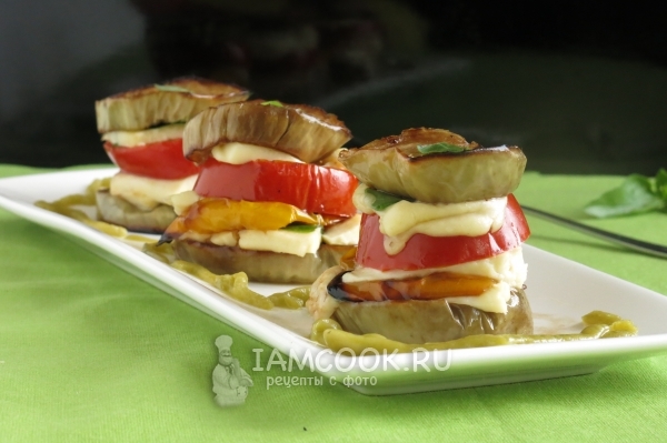Готовое капрезе из баклажанов