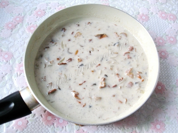 Грибы в белом соусе