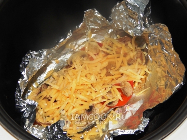 Положить сыр