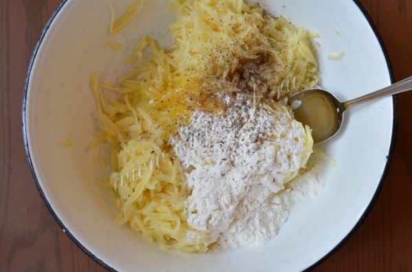 Приправы и мука