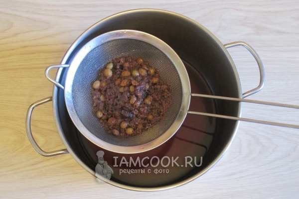 Процедить жидкость