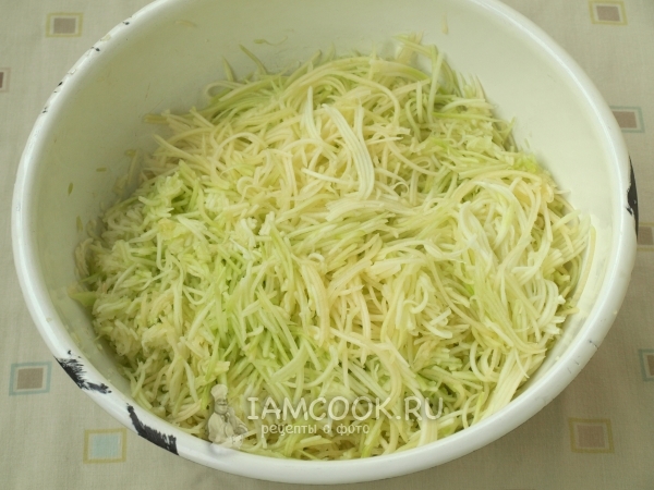 Потереть кабачки