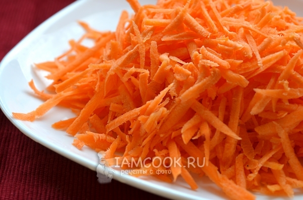 Натереть морковь