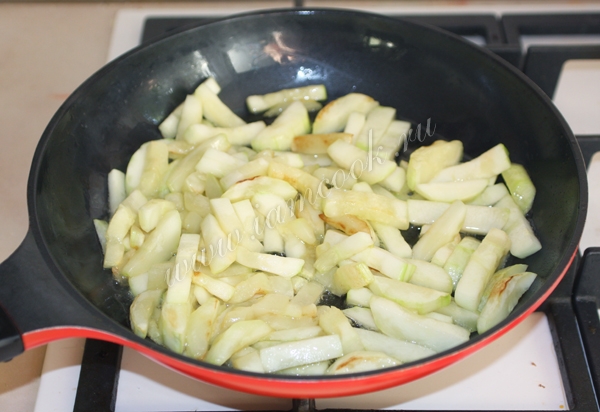 Обжарка кабачков