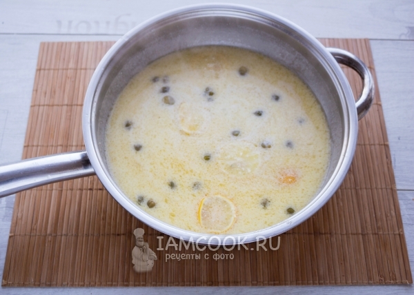 Добавить сок лимона, соль, перец и цедру