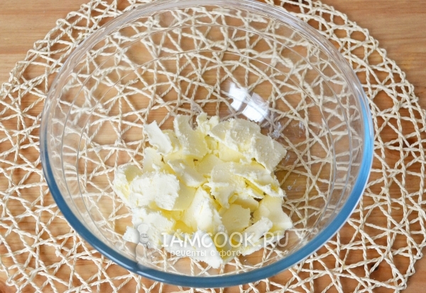 Порезать масло на куски