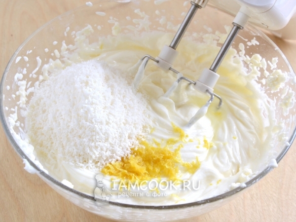 Добавить цедру и кокосовую стружку