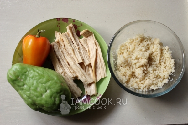 Ингредиенты для салата с булгуром и спаржей