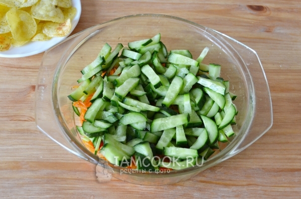 Порезали огурцы