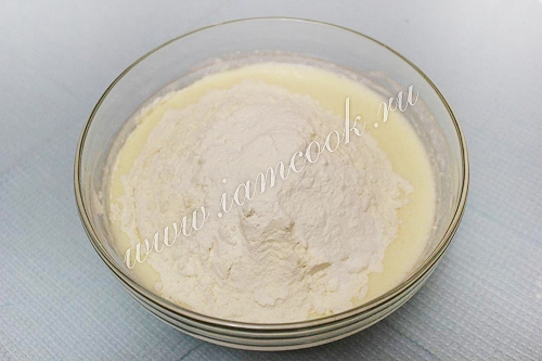 Всыпали муку и разрыхлитель