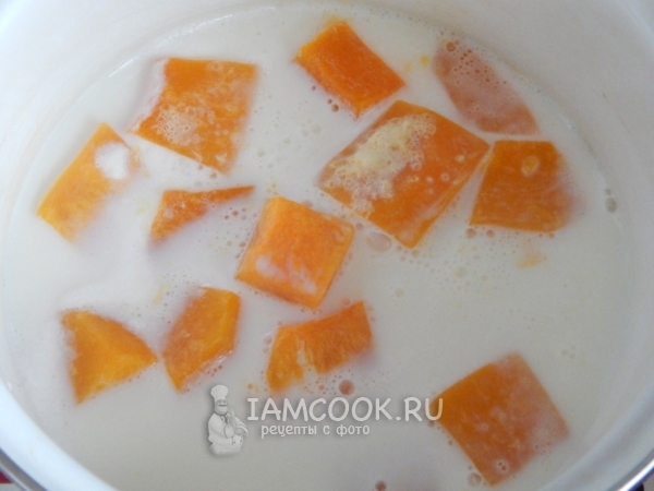 Влить молоко