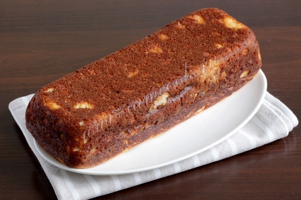 Извлечь запеканку из формы