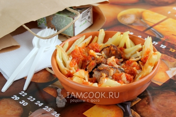 Фото путина/Poutine из картофеля с сыром и соусом