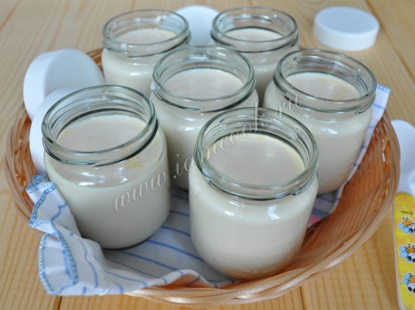 Молоко в банках