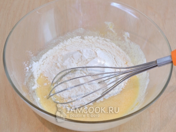 Всыпать муку