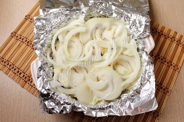 Выложить лук