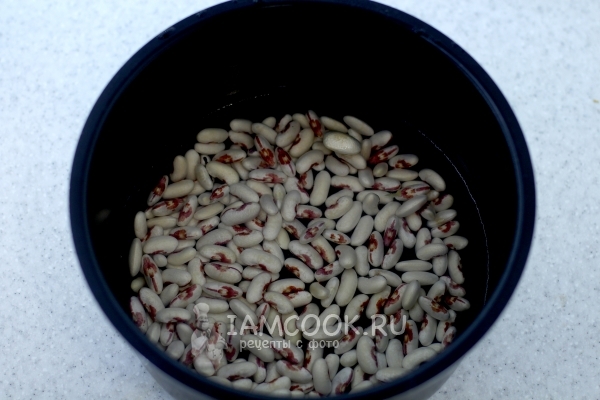 Залить фасоль водой