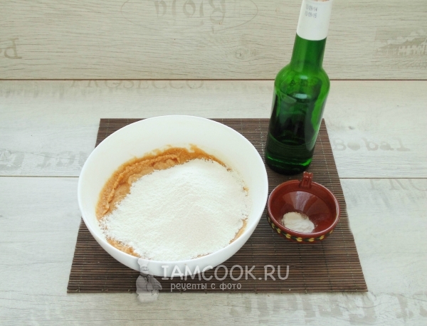 Положить соду гашенную уксусом