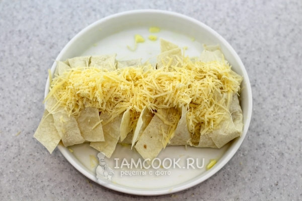 Посыпать тертым сыром