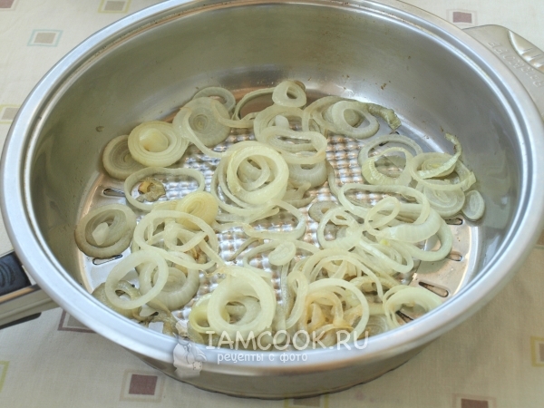 Обжарить лук