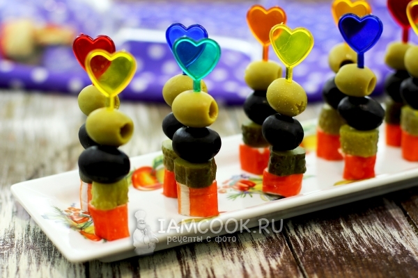 Канапе с оливками