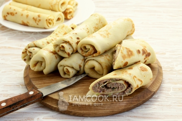 Свернуть блин с начинкой