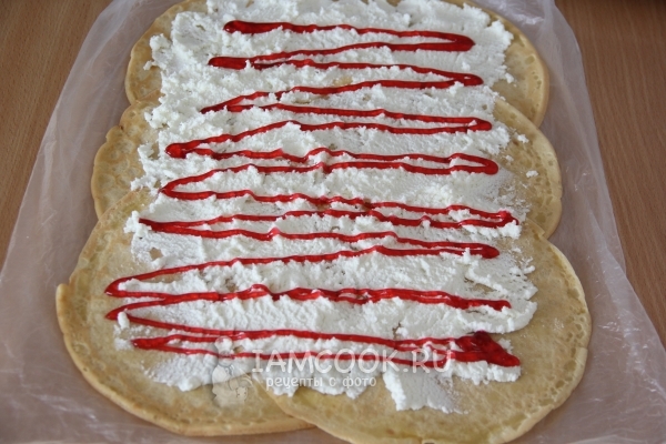 Полить джемом