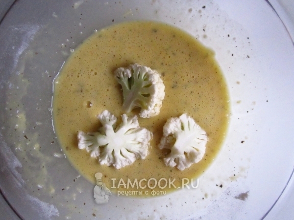 Обмакнуть капусту в кляре