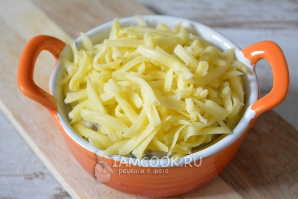 Посыпать сыром