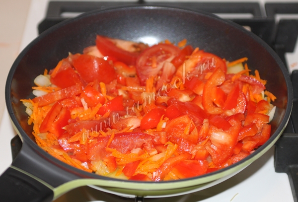 Овощи для супа на сковороде