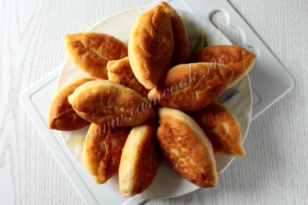 Рецепт пирожков с клубникой