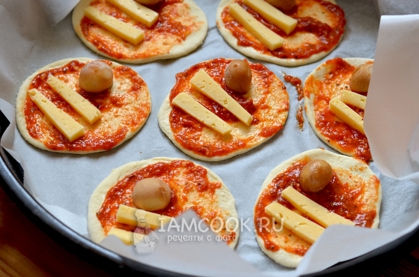 Положить сыр