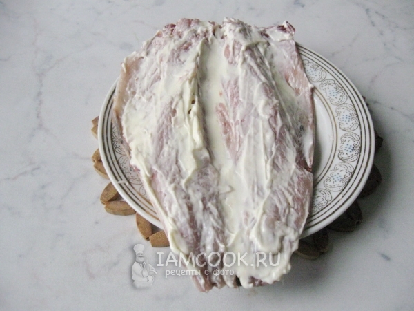 Смазать сметаной