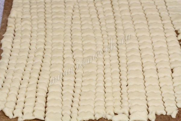 Выпекаем тесто для торта