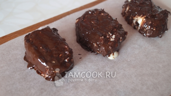 Покрыть сырок глазурью