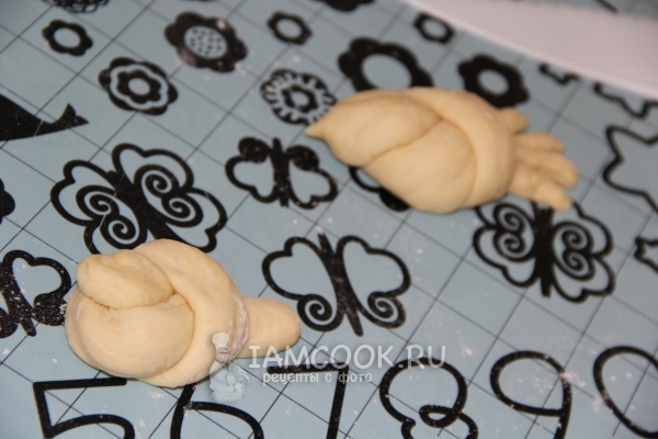 Сделать клюв и хвост