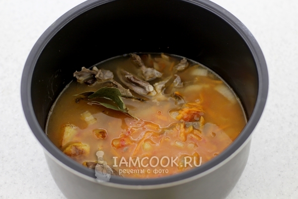 Влить овощную зажарку