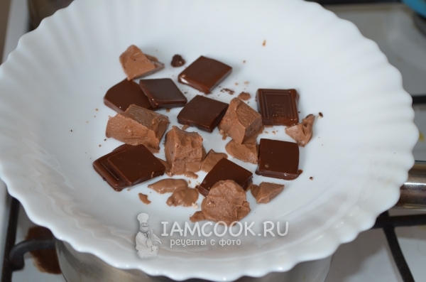 Поломать шоколад на дольки