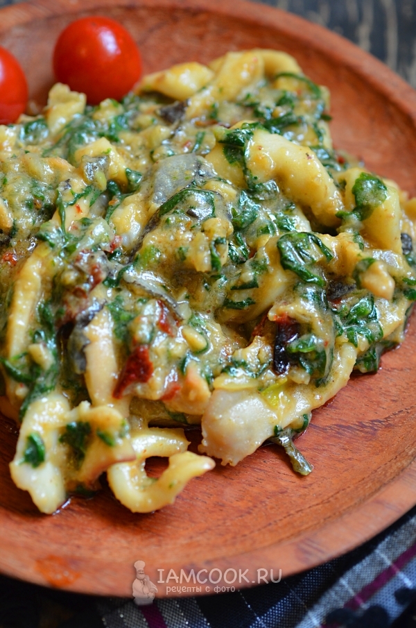 Арахисово-кунжутная паста в кальмарах со шпинатом