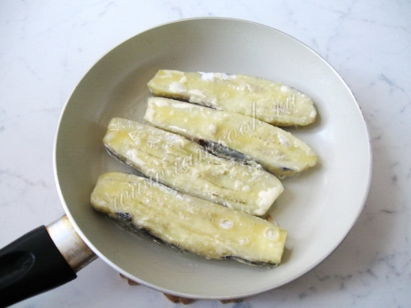 Обжарка баклажанов