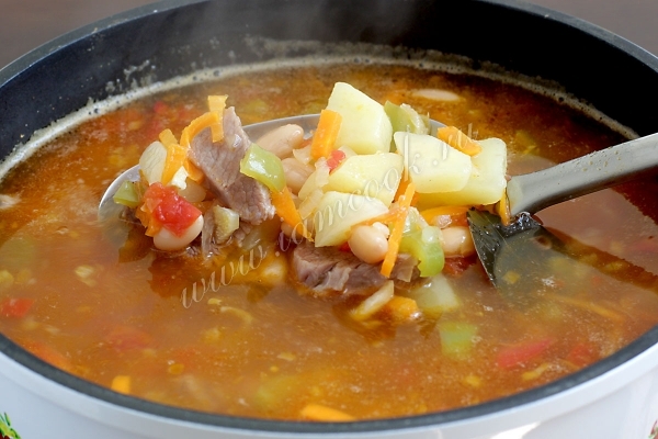 Наваристый фасолевый суп