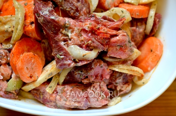 Мясо соединять с овощами