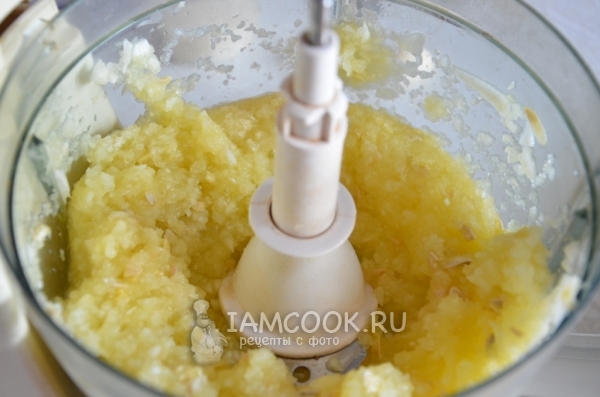 Измельчить кабачки